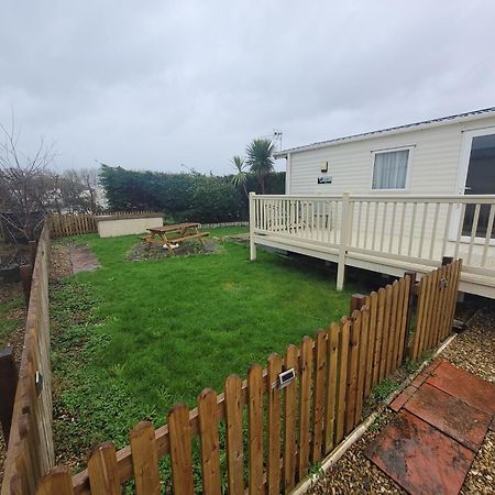 A22 Unity Beach Holiday Resort Unity Brean Sleeps 8 People 3 Bedrooms 1 Pet Stays Free Berrow エクステリア 写真