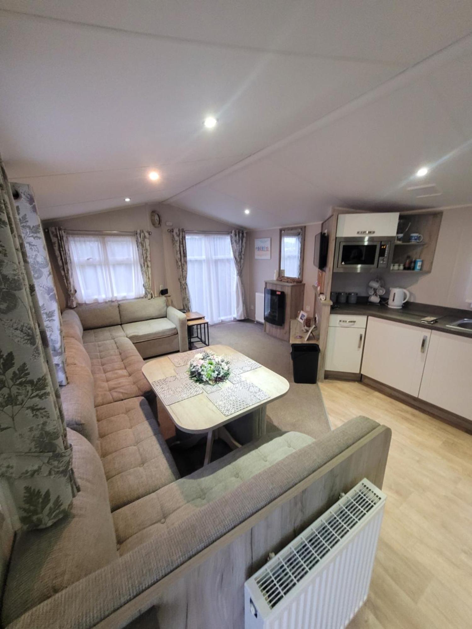 A22 Unity Beach Holiday Resort Unity Brean Sleeps 8 People 3 Bedrooms 1 Pet Stays Free Berrow エクステリア 写真